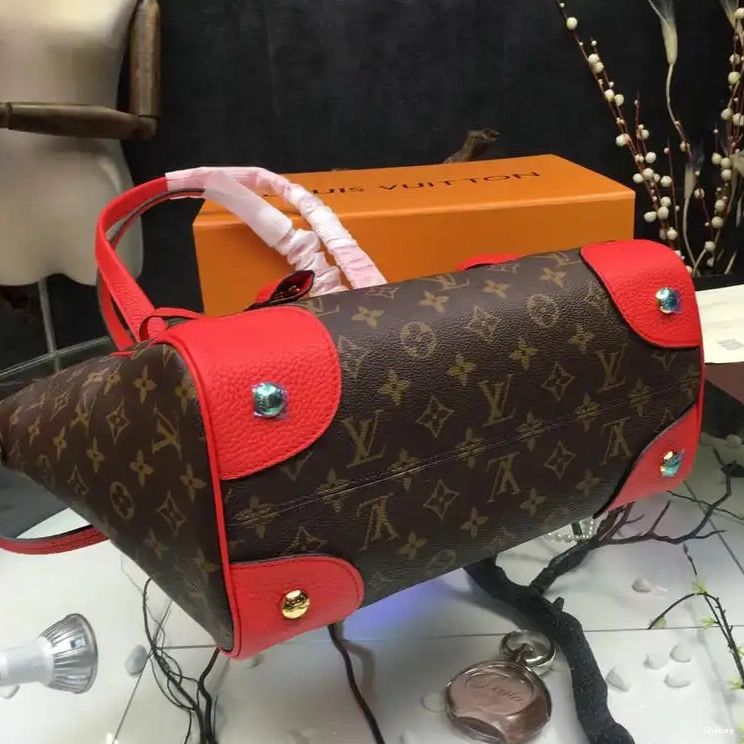 LV Bags 19T1L0608 0721